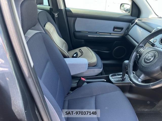 Mazda VERISA 2010-02 8132809-13