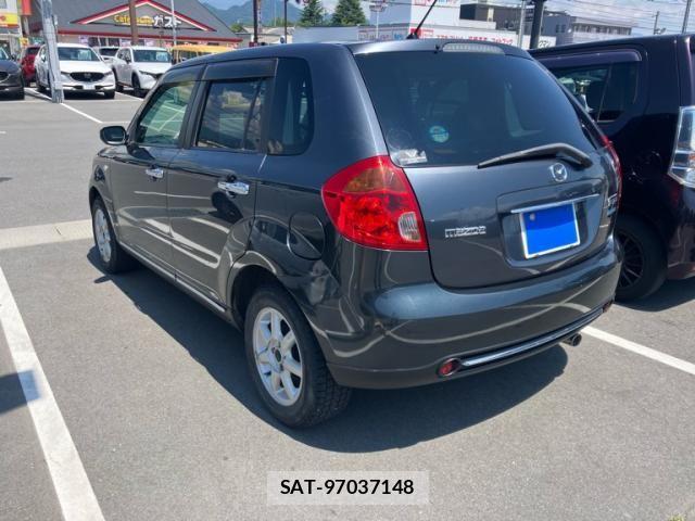 Mazda VERISA 2010-02 8132809-3