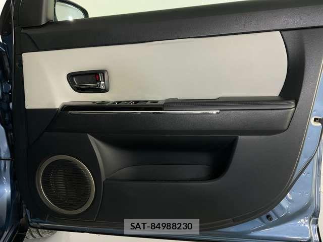 Mazda VERISA 2014-02 8159458-15