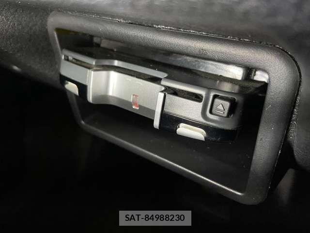 Mazda VERISA 2014-02 8159458-3