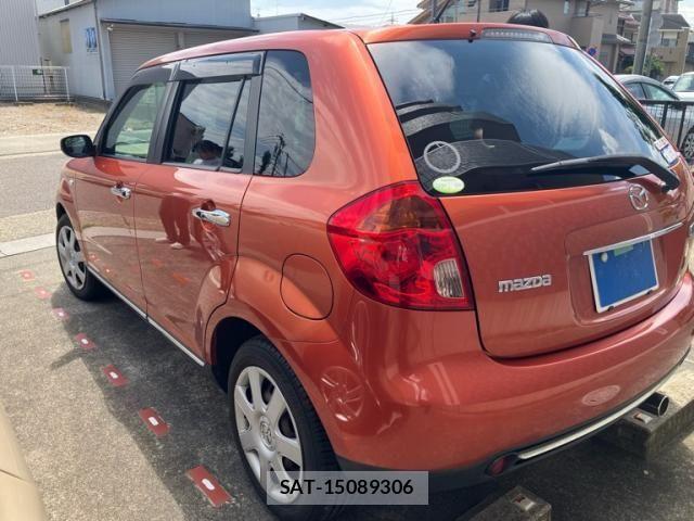 Mazda VERISA 2009-01 8232235-3