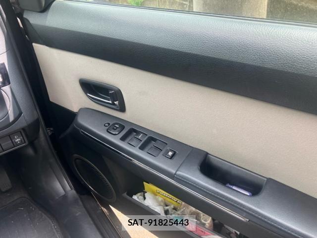 Mazda VERISA 2012-05 8232237-12