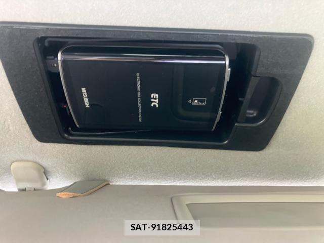 Mazda VERISA 2012-05 8232237-19