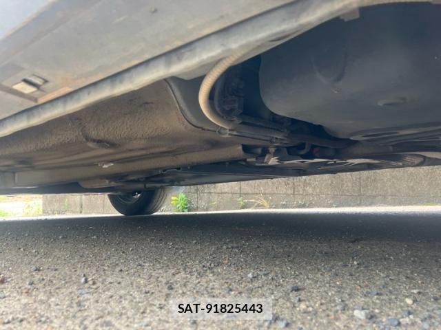 Mazda VERISA 2012-05 8232237-8