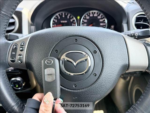 Mazda VERISA 2014-03 8338330-17