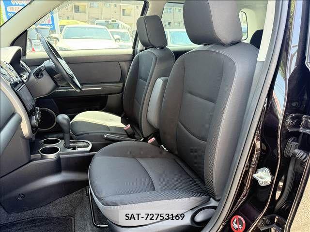 Mazda VERISA 2014-03 8338330-24