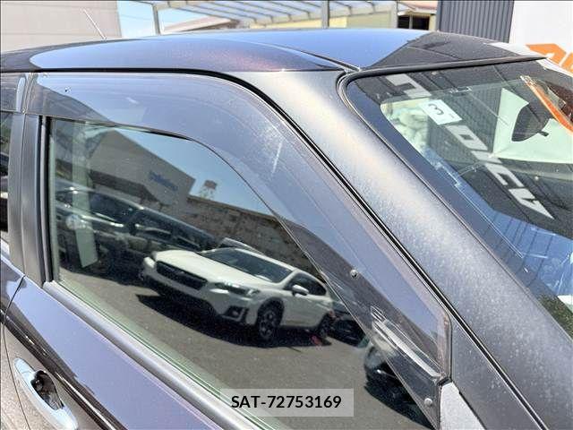 Mazda VERISA 2014-03 8338330-29