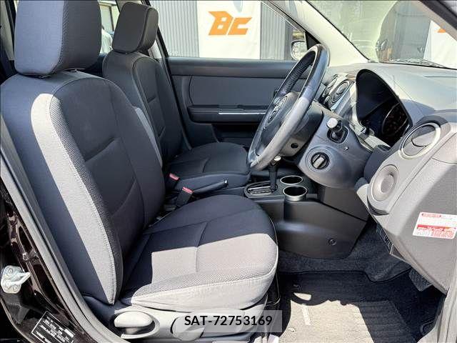 Mazda VERISA 2014-03 8338330-8