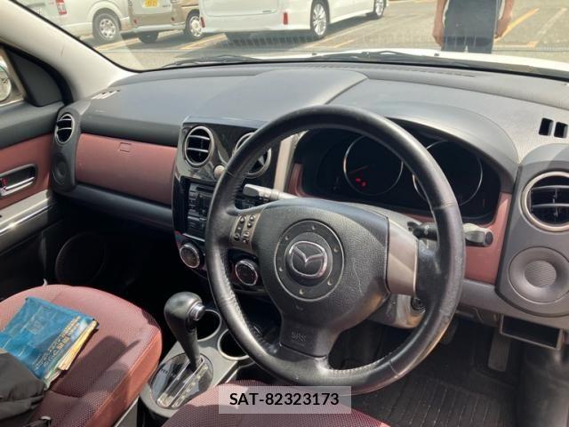 Mazda VERISA 2009-07 8415639-12