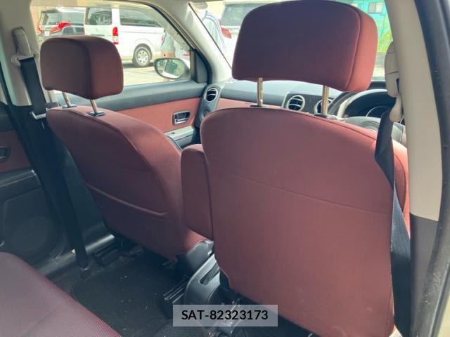 Mazda VERISA 2009-07 8415639-18