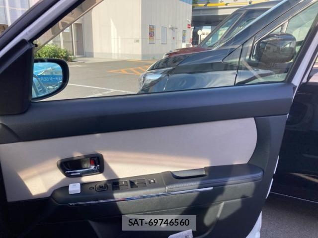 Mazda VERISA 2012-09 8415637-12
