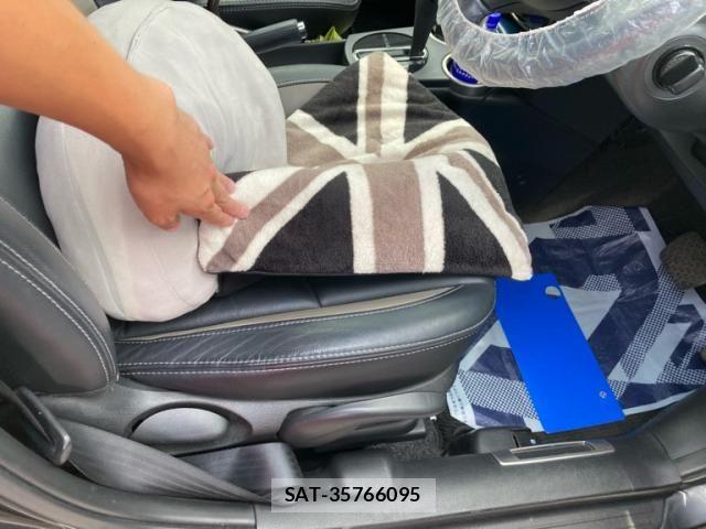 Mazda VERISA 2013-09 8563926-18