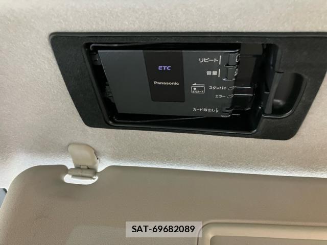 Mazda VERISA 2012-02 8563927-19
