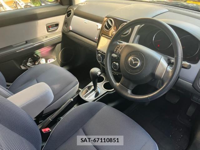 Mazda VERISA 2011-10 8563934-11