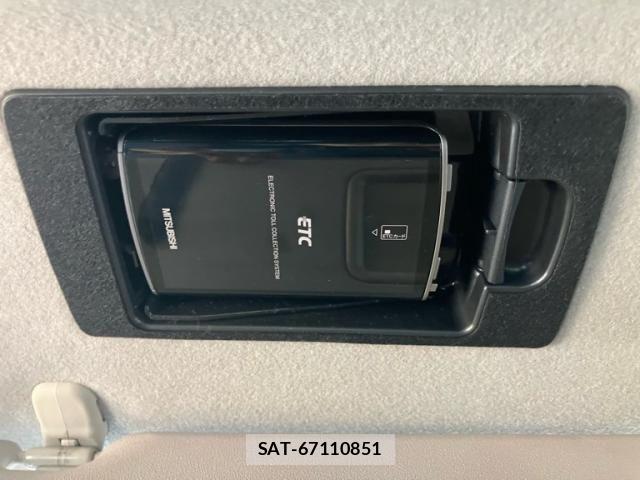 Mazda VERISA 2011-10 8563934-24