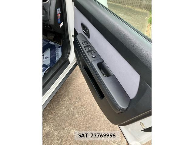 Mazda VERISA 2012-03 8746546-11