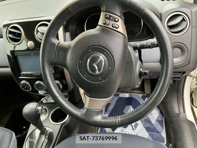 Mazda VERISA 2012-03 8746546-13