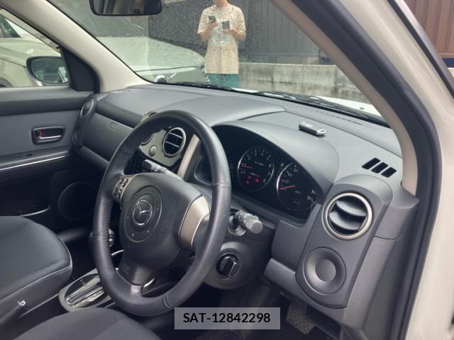 Mazda VERISA 2014-06 8782479-12
