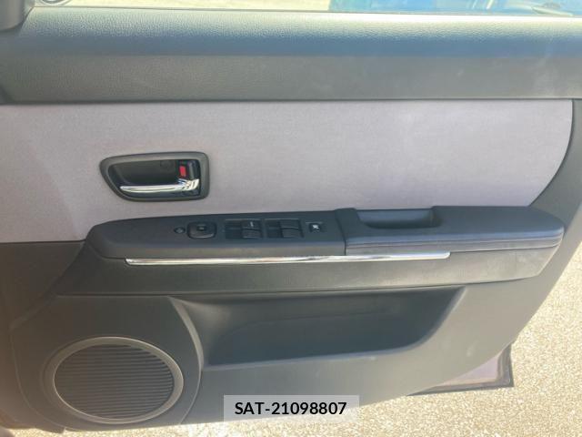 Mazda VERISA 2011-10 8832257-24