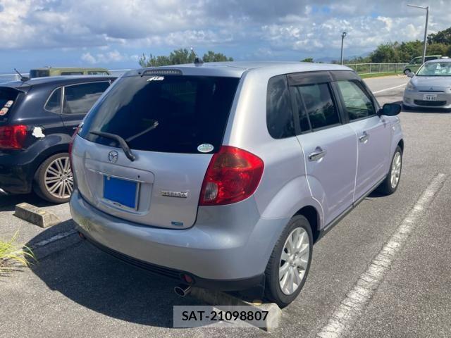 Mazda VERISA 2011-10 8832257-2