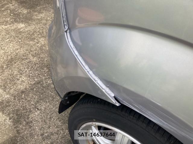 Mazda VERISA 2005-01 8832256-9