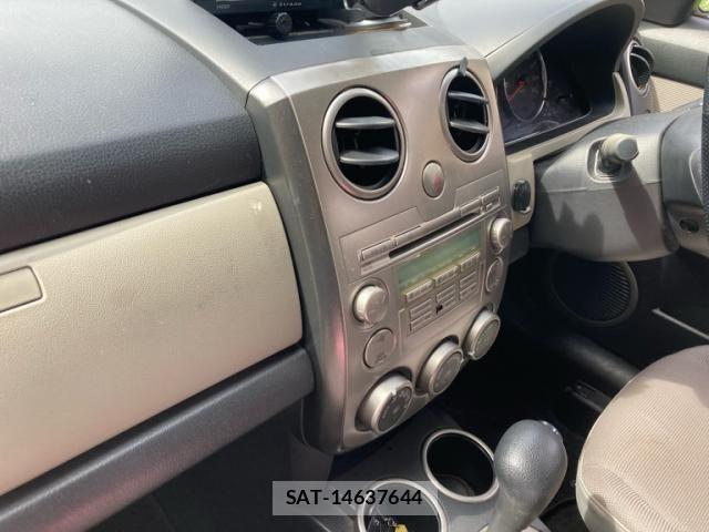Mazda VERISA 2005-01 8832256-23