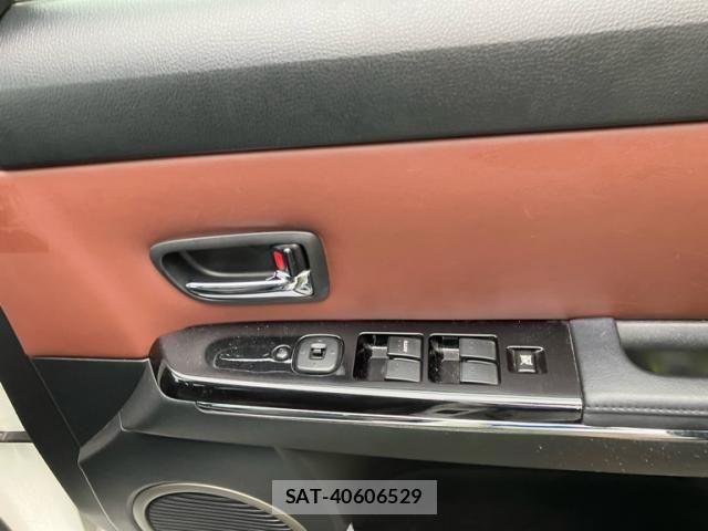 Mazda VERISA 2009-04 8832255-10