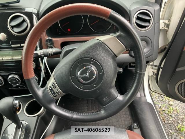 Mazda VERISA 2009-04 8832255-12