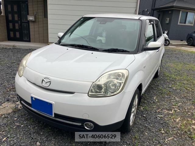 Mazda VERISA 2009-04 8832255-2
