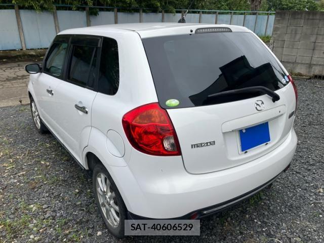 Mazda VERISA 2009-04 8832255-5