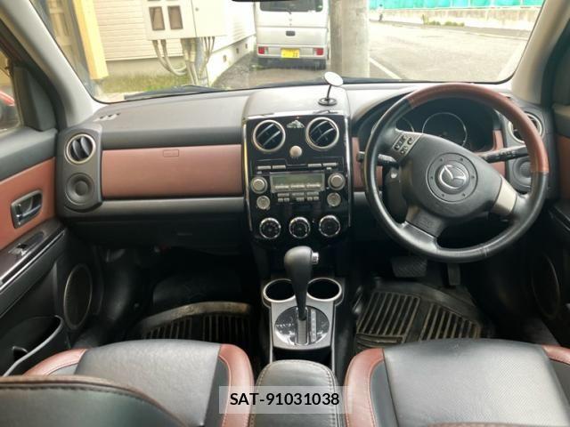 Mazda VERISA 2009-05 8317816-8