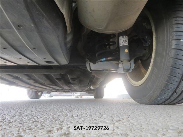 Honda VEZEL 2017-05 5881717-18