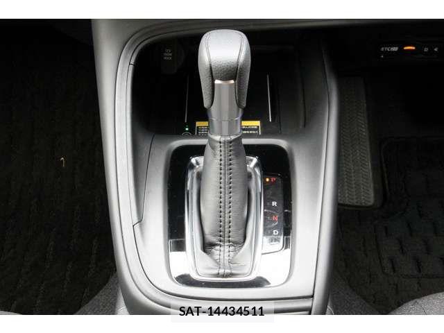 Honda VEZEL 2021-05 6717618-17