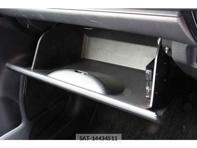 Honda VEZEL 2021-05 6717618-27