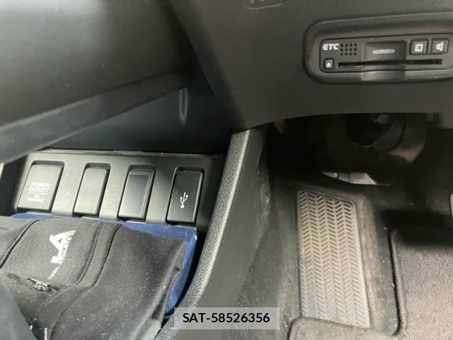 Honda VEZEL 2017-08 7226544-19