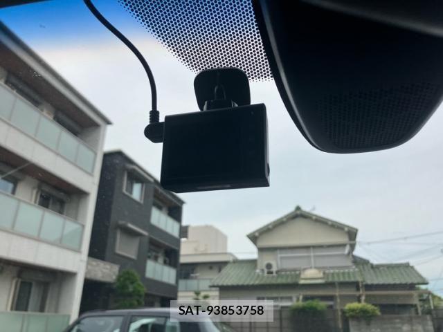Honda VEZEL 2017-03 7226541-14