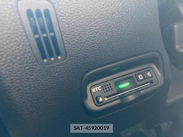Honda VEZEL 2017-05 7394641-22