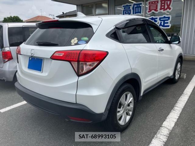 Honda VEZEL 2015-12 7458588-3