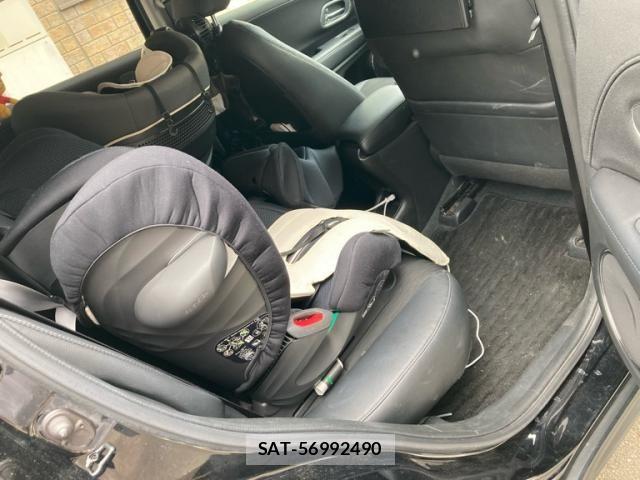 Honda VEZEL 2018-06 7563021-9