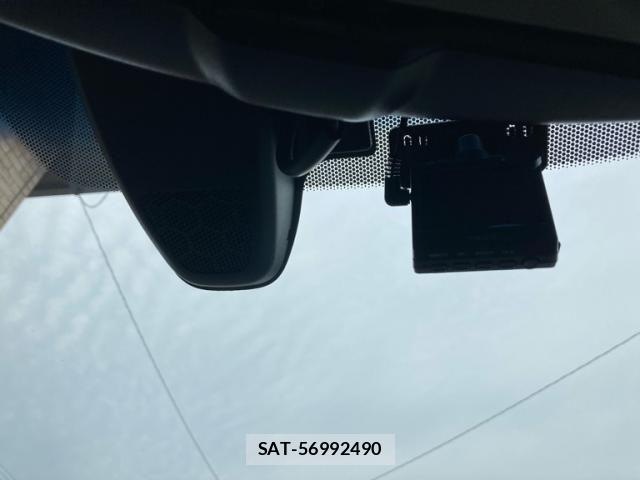 Honda VEZEL 2018-06 7563021-18