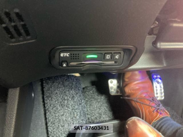 Honda VEZEL 2017-07 8038944-20