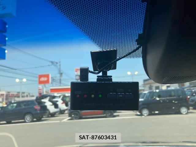 Honda VEZEL 2017-07 8038944-22