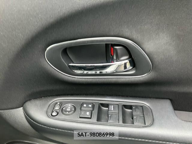Honda VEZEL 2017-12 8038947-12