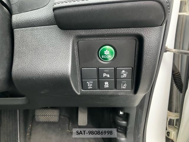 Honda VEZEL 2017-12 8038947-13
