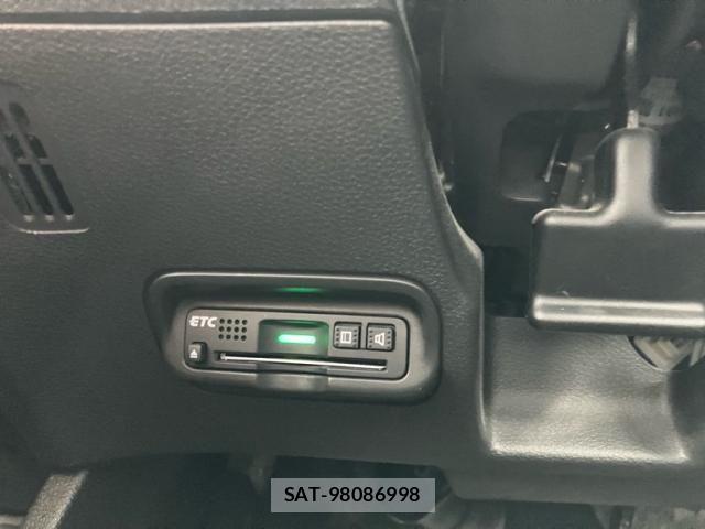 Honda VEZEL 2017-12 8038947-20