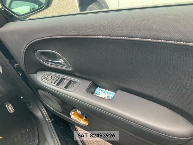 Honda VEZEL 2015-12 8038946-9