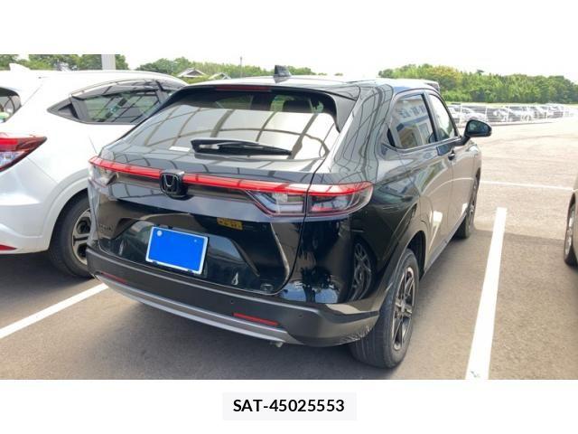 Honda VEZEL 2022-03 8132810-3