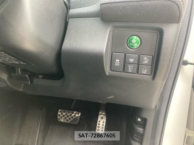 Honda VEZEL 2016-03 8132812-19
