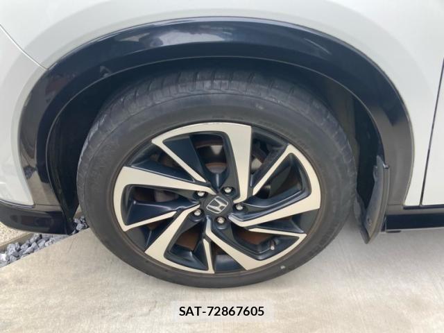 Honda VEZEL 2016-03 8132812-6