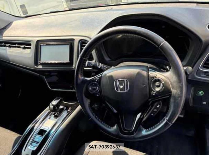 Honda VEZEL 2019-06 8148214-6